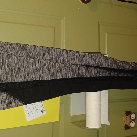 Victoria Sport leggings small - Picture 7 of 8